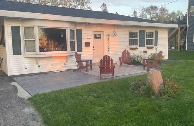 Quaint Channel Cottage