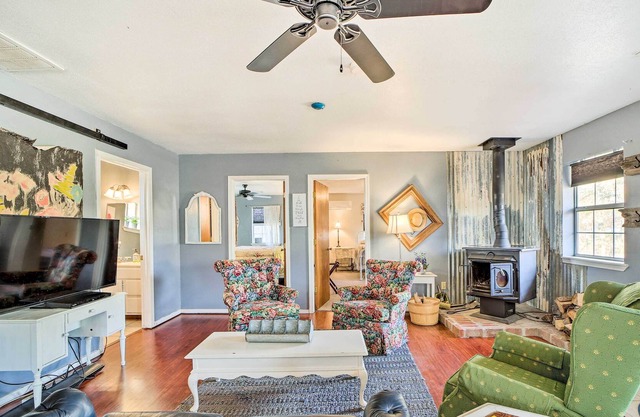 Quaint Claremore 'Farm House' - Pet Friendly!