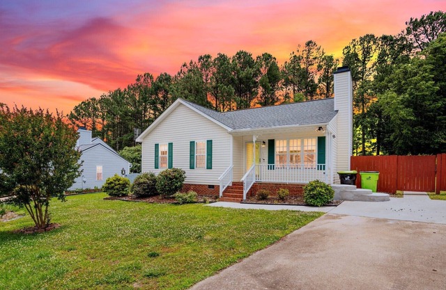 Quaint Cottage of Holly Springs