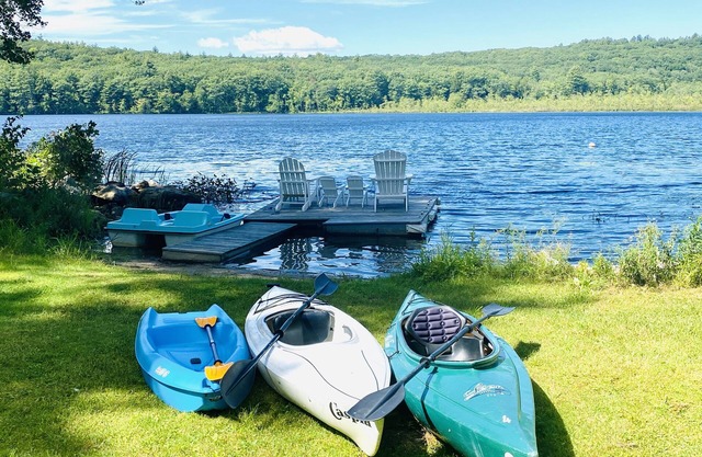 Quaint Dunbarton Waterfront Cottage