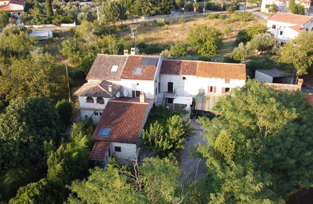 Quaint farmhouse with AC in charming Poreč