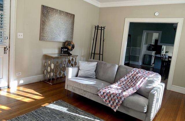Quaint Home in South Highlands!