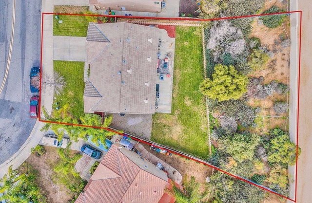 Quaint mountain view getaway.