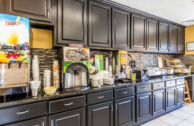 Quality Inn Bessemer I-20 exit 108