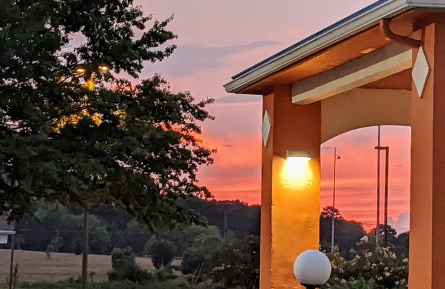 Quality Inn & Suites Decatur - Priceville I-65