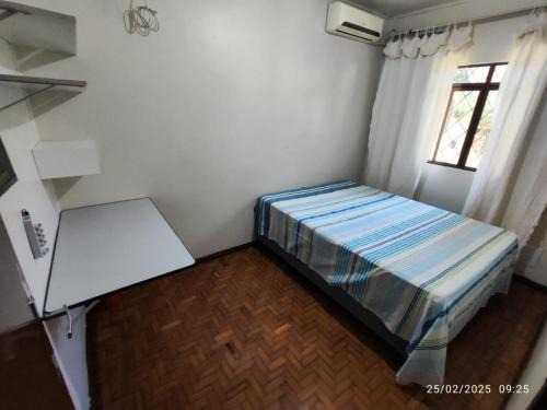 Quarto privado em casa mobiliada