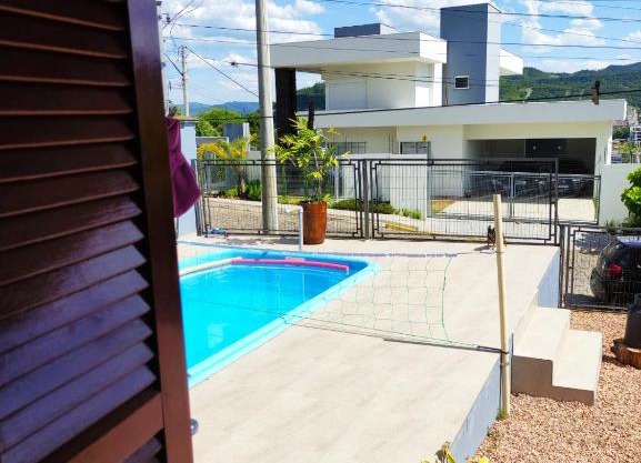 Quartos familiares com piscina