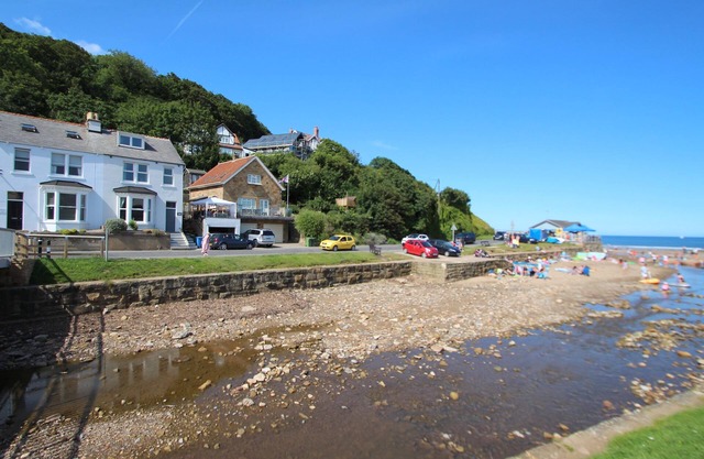 QUAYSIDE, pet friendly, with open fire in Sandsend