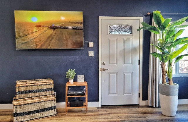 🌊queen bed-near SOFI LAX-free parking-gated yard