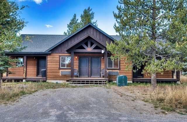 Queen Suite at Ponds Lodge Cabin 32 Unit 1