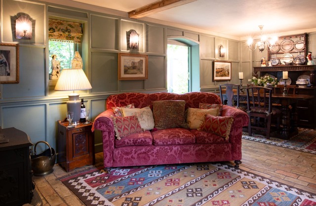 Queenies – A cosy Cottage full of character in a private Nature Reserve