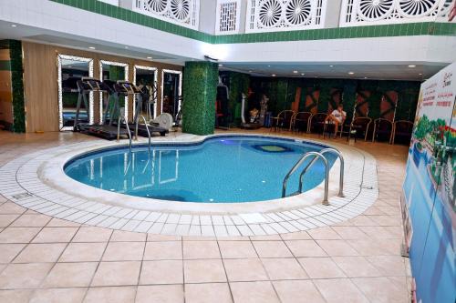 Queens Hotel Next Sabkha Bus Station