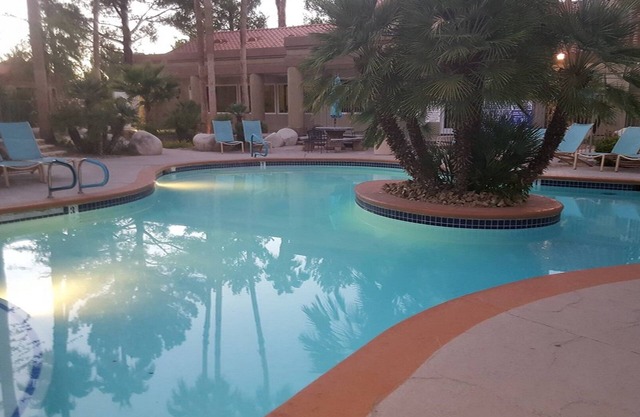 Quiet 2Bed/2Bath Las Vegas Condo located 4 miles from Strip