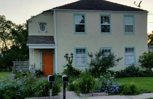 Quiet and tranquil home 15 min from the party in the quarter