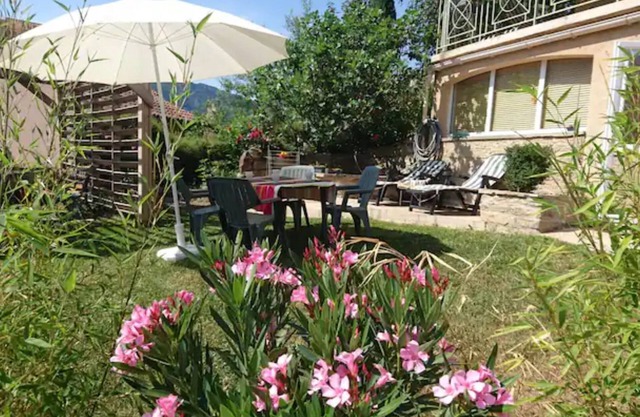 Quiet apartment/garden/teleworking position