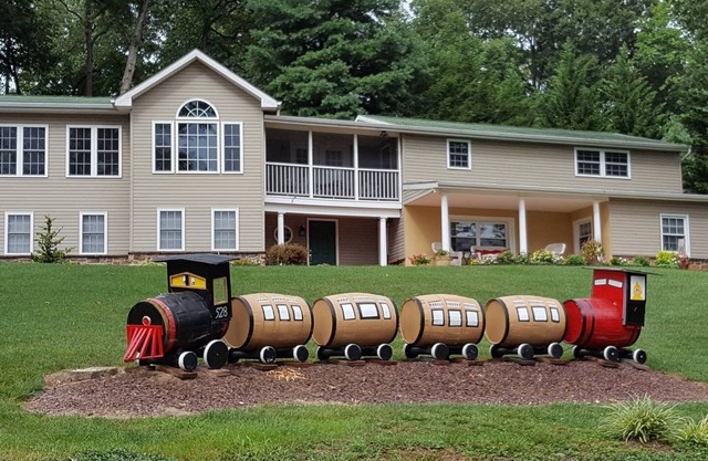 Quiet Apartment in Coolest Small Town in America!