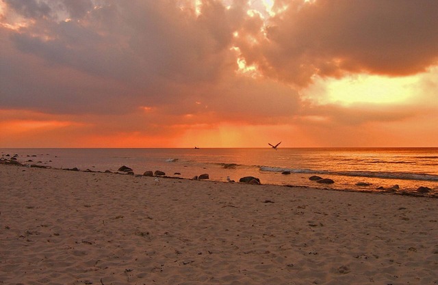 quiet apartment near the beach on the ground floor + DG with garden incl. Indoor swimming pool /sauna etc.