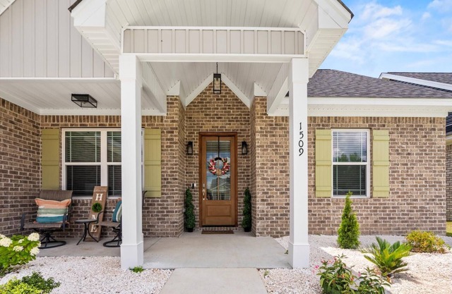 Quiet, Clean & Spacious 4bd near I-95 & Hospital with WiFi