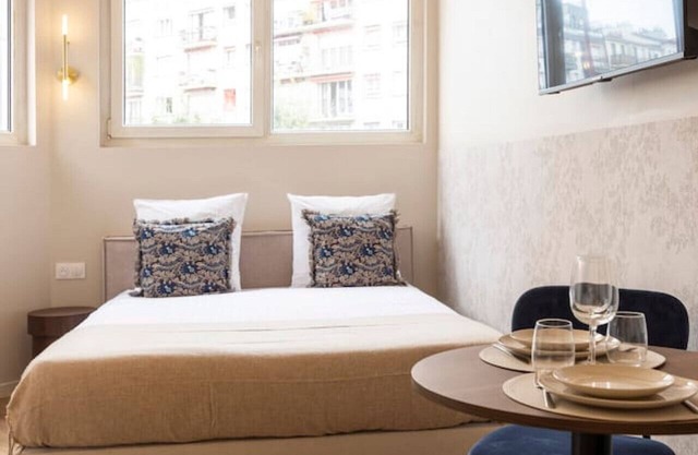 Quiet, comfortable studio Paris 19