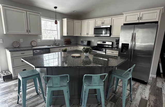 Quiet, Convenient Home Minutes from Bangor & Campuses