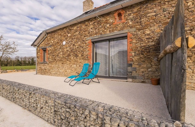 Quiet cottage with terrace, near Nantes