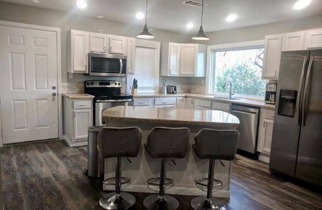 Quiet Country Setting in the middle of town