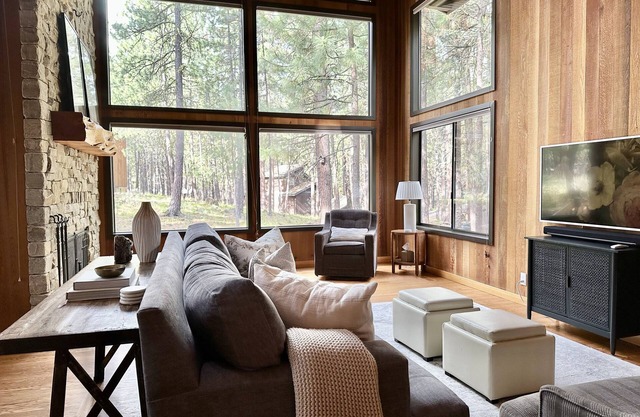 Quiet Cul-de-sac and Great Location in Heart of Black Butte Ranch