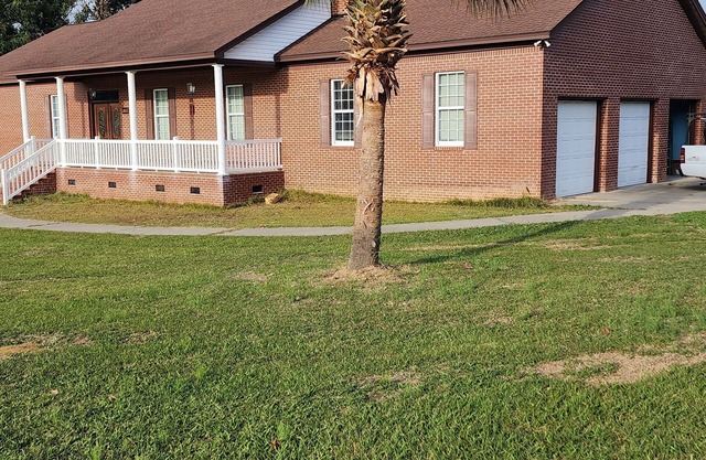 Quiet Farm house 10 mins from lake Murray.