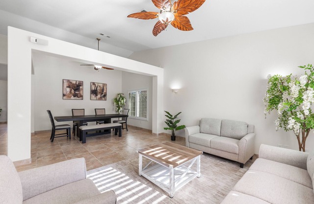 Quiet home in West Palmdale Hills W/Pool