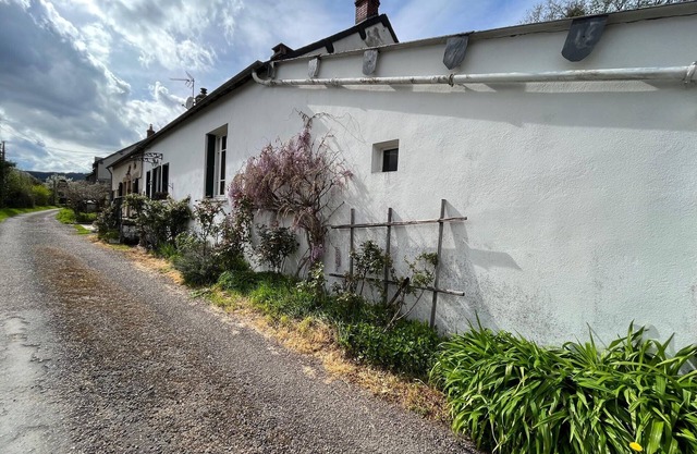 Quiet little house in Anost