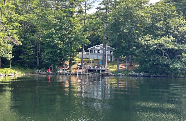 Quiet location on Lake Waukewan, minutes to Meredith center. Pet-Friendly