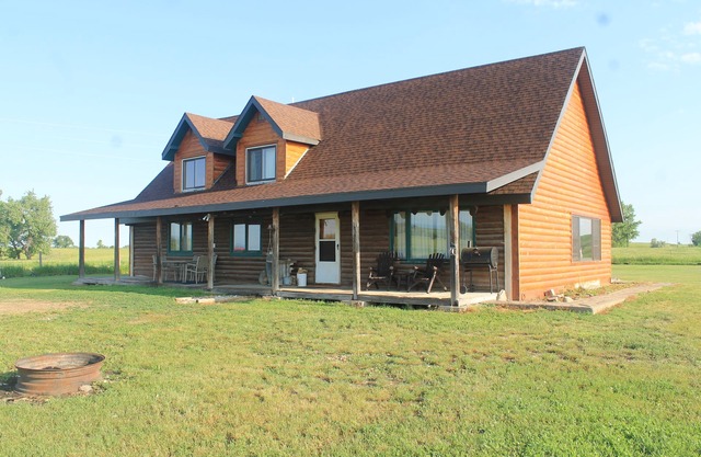 Quiet Log House on Horse Creek Farm