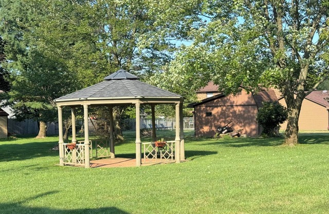 Quiet Luxury in Parklike Setting