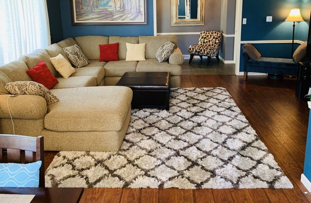 Quiet neighborhood less than 7 miles from Notre Dame stadium