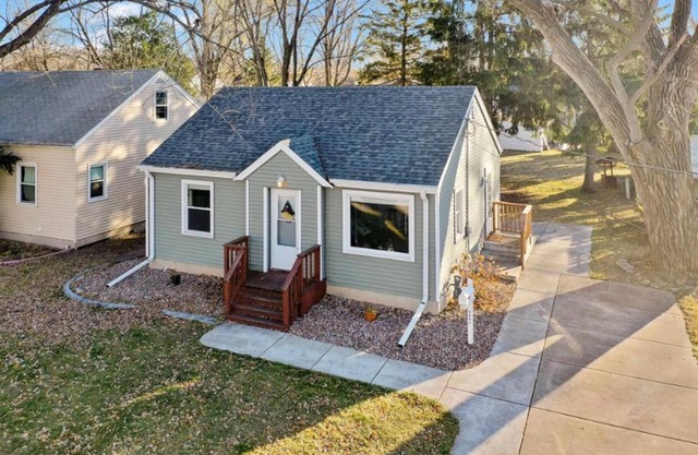 Quiet property on dead-end street in a historic neighborhood nearby parks and walking trails