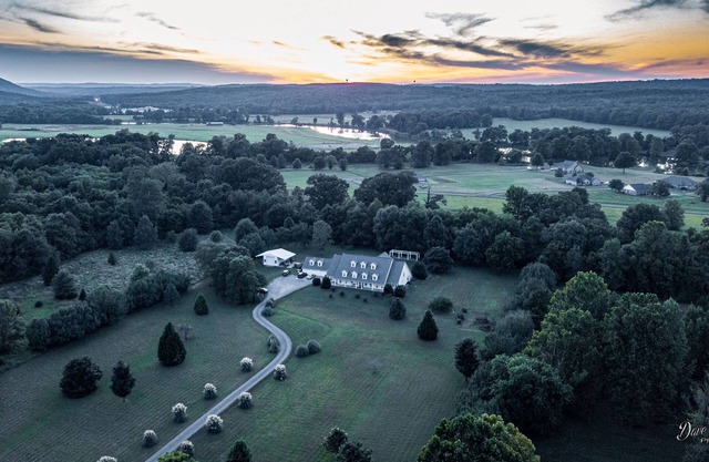 Quiet, spacious, secluded hideaway for the entire family (and then some).