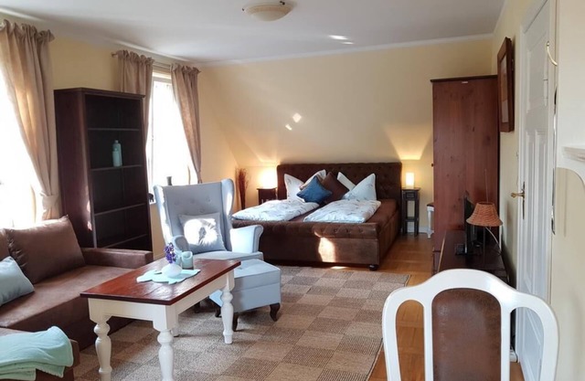 Quiet, WLAN, garden, forest, path to the west beach, gr. Parking lot, suitcase carrier b. Bd.