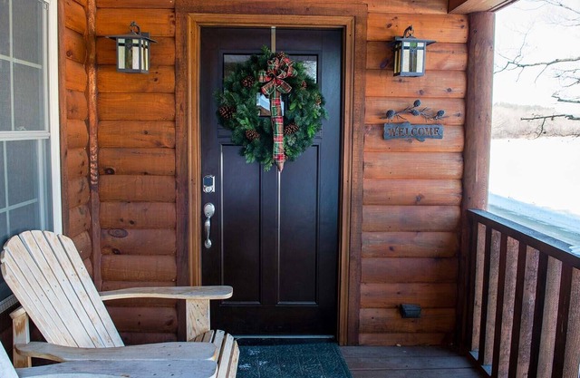 Quintessential Adirondack Getaway along Sacandaga River