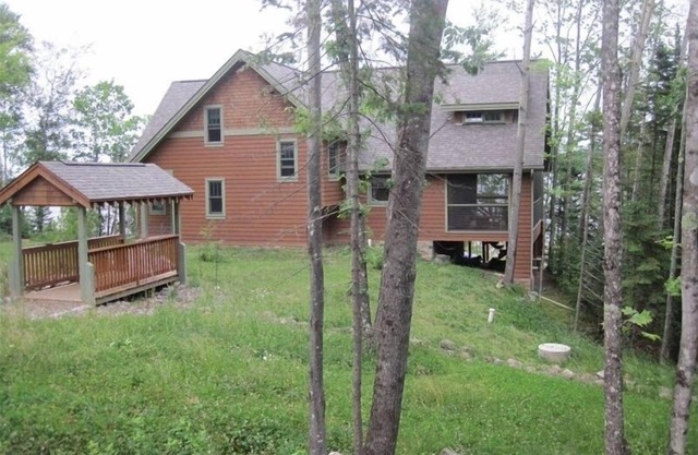 Quintessential Lake House on Raspberry Bay