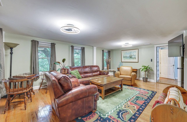 Quintessential New England Home w/Patio & Grill!