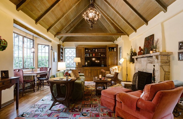 Quintessential Carmel Charmer-Walk to downtown Carmel & beach, AVAIL 2026 ONLY