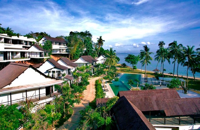 R 1152 Ajisaka’s Tirta Premier With Break Fast, Swimming Pool for children & Boat Trips