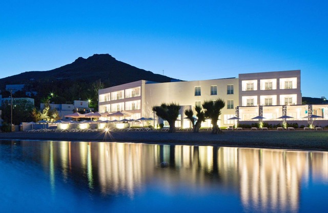 R 1214 Leisure Suites & Spa - Pool Suite