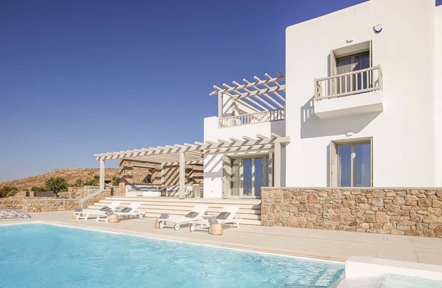 R 3182 Villa Francisco With Clothes dryer.Dishwasher & Microwave,