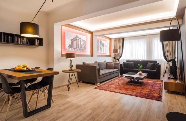 R 3382 Apartmen Dorete | Falirou Str. 35. Athens With Air Conditioning ,Sitting Area & Ce