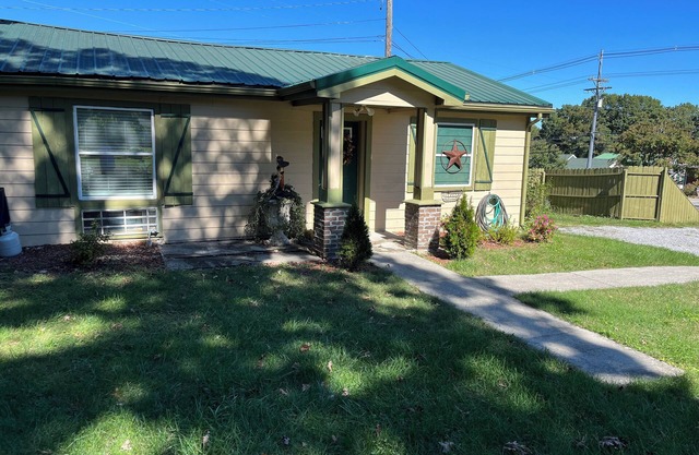 Rachel's Place is a place of quiet rest yet close to all the attractions.