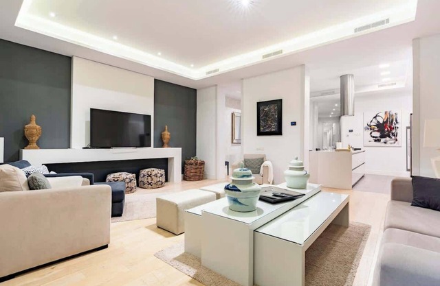 Radiant apartment in the heart of Madrid.