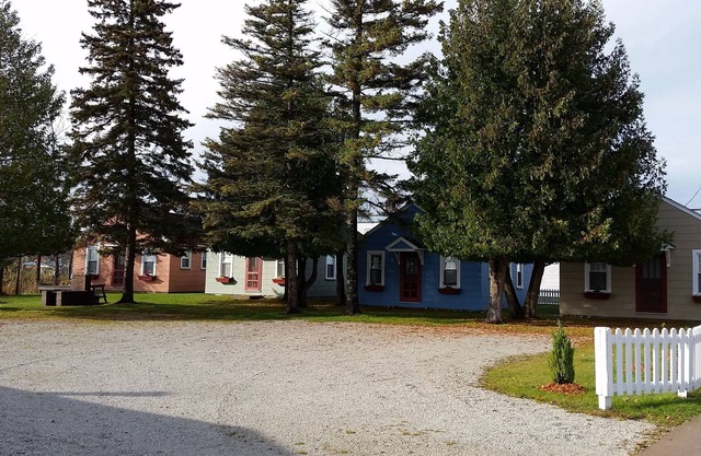 Rainbow Cabins (Pink Cabin #4)