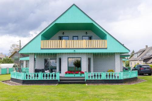 Raja Lake House