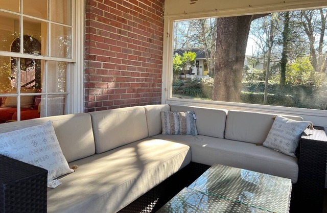 Raleigh home close to Down town in Historic Mordecai.